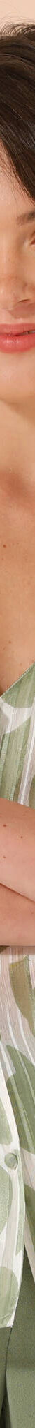 Bloes met bloezende mouwen en tweekleurige print, jacquardvoile (kaki / ecru) Bloes met bloezende mouwen en tweekleurige print, jacquardvoile (kaki / ecru)